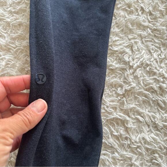 Lululemon Wunder Under Pant (Roll Down) size 8 - Picture 6 of 7